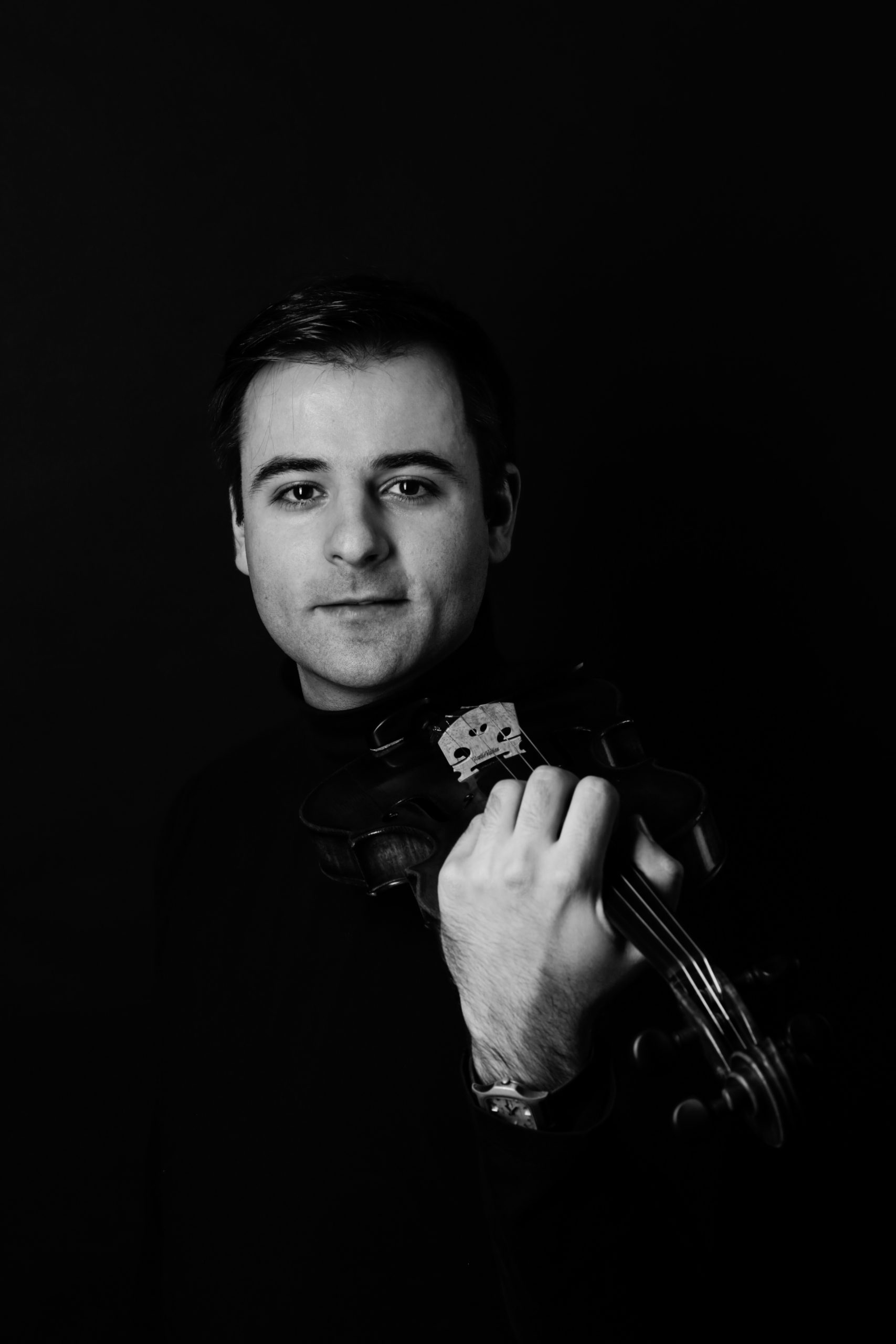 Theo Dan violin